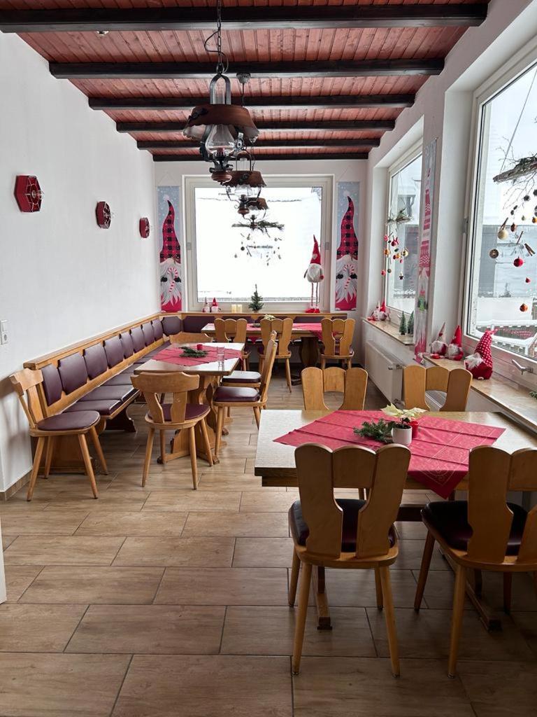 Haus Astenblick In Winterberg Fuer Bis Zu 35 Personen Fuer Wanderveranstaltungen Und Familienfeiern מראה חיצוני תמונה